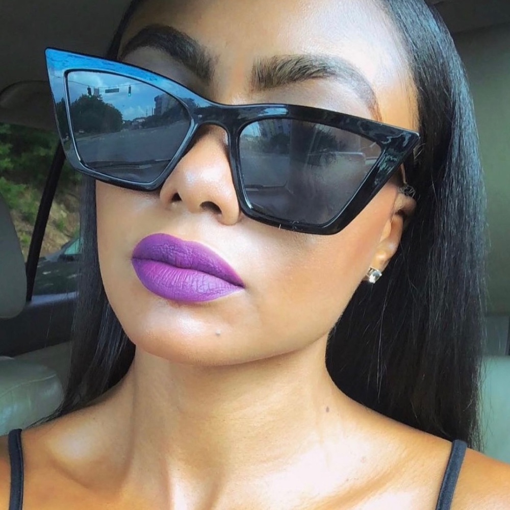 🎊💕 Fierce Flirty Brand New Black Cat Eye Sunglasses 💕🎊